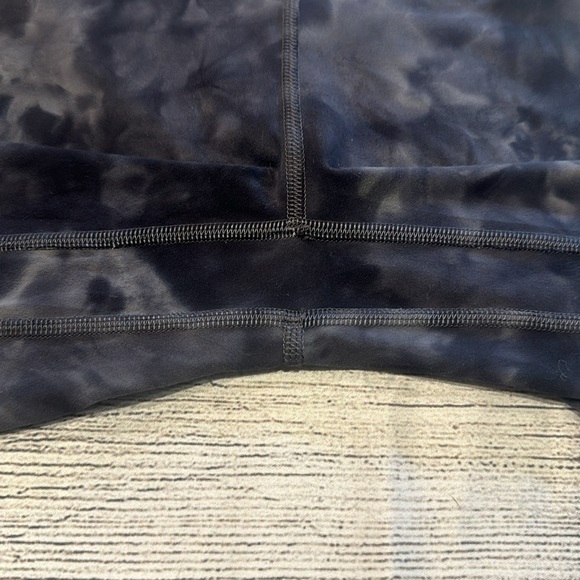 🍋Women’s Lululemon Align Short 8” Diamond Dye size 2🍋 - Picture 5 of 10